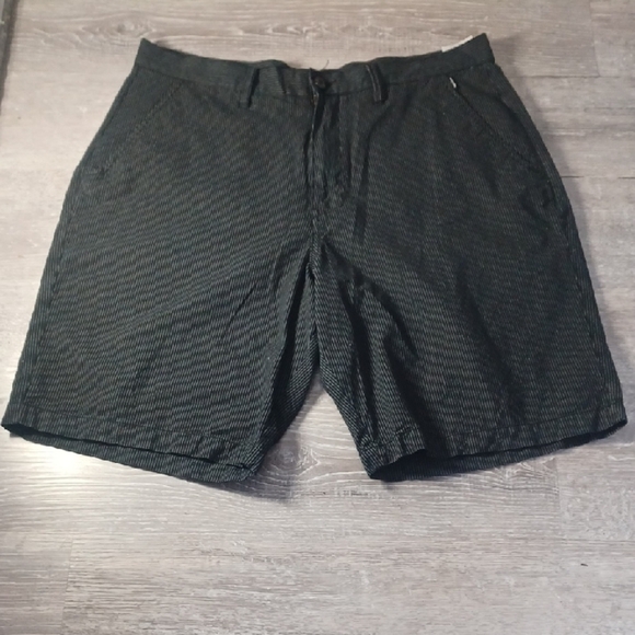 Billabong Shorts Mens 36 Black Pin Stripe Active Wear Leisure Golf Cotton Pocke - Picture 1 of 12